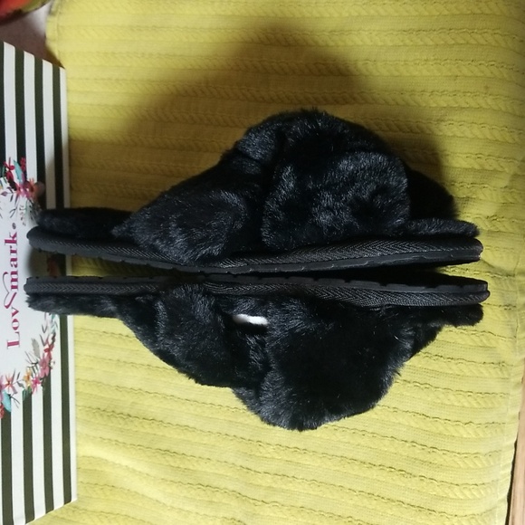 Lov Mark Black Faux Fur Slippers NIB - Picture 3 of 8